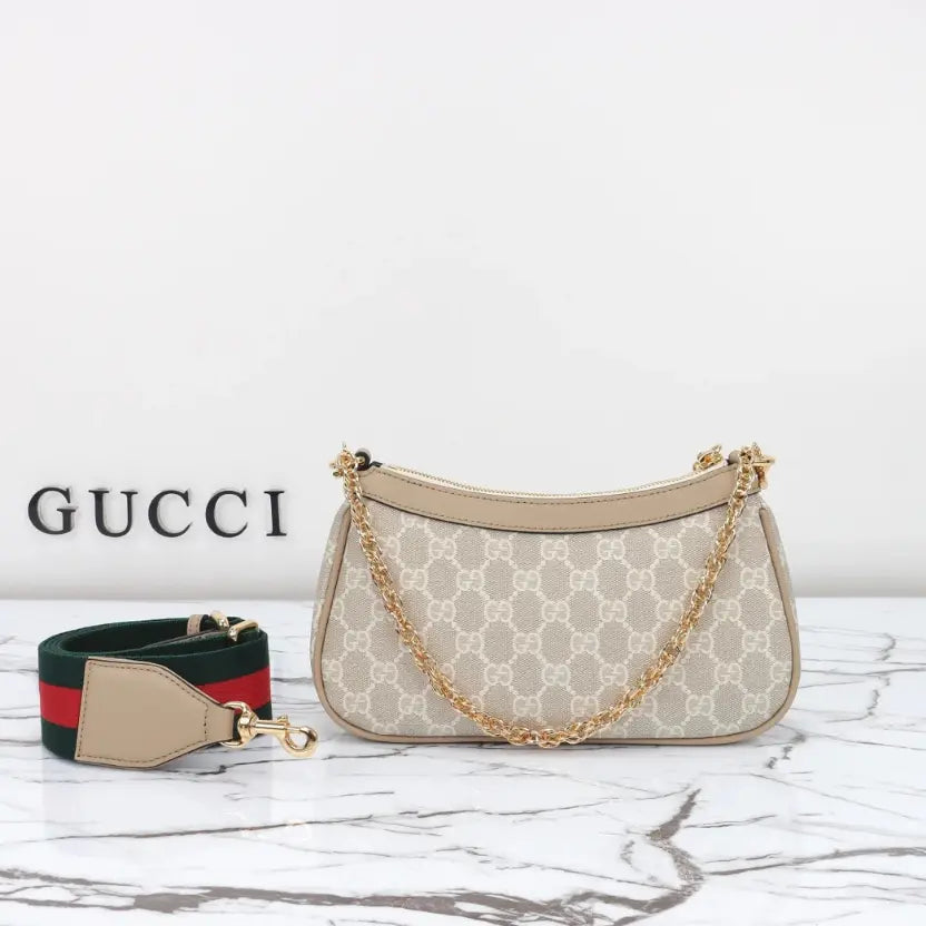 Boutique Quality || 735132 || Gucci Shoulder Bag