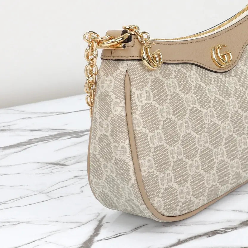 Boutique Quality || 735132 || Gucci Shoulder Bag
