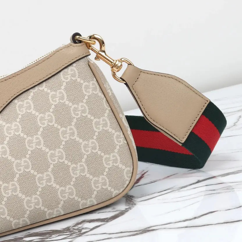 Boutique Quality || 735132 || Gucci Shoulder Bag
