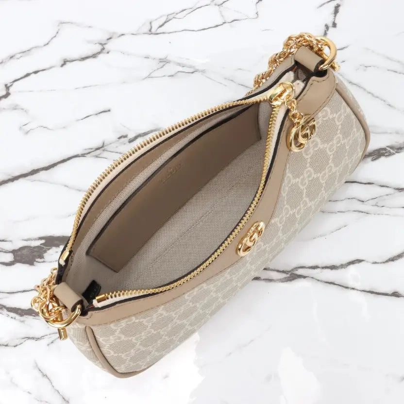 Boutique Quality || 735132 || Gucci Shoulder Bag