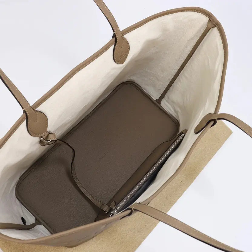 Boutique Quality ||  726755 || Gucci Handbag