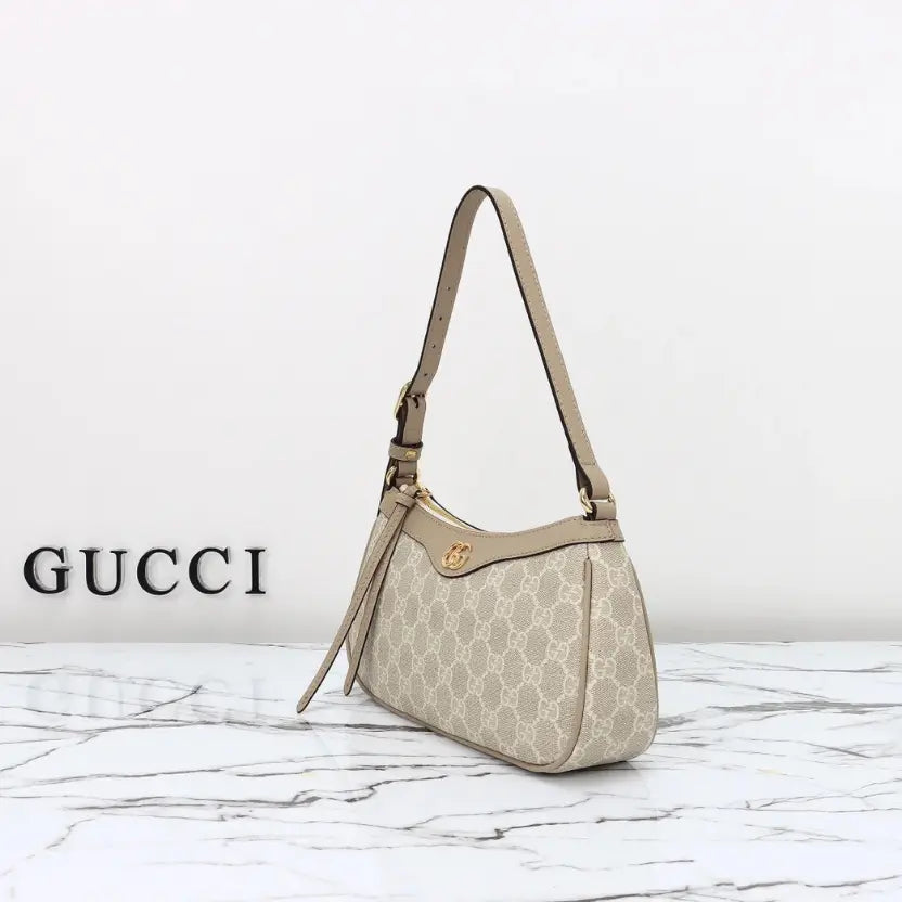 Boutique Quality || 735145 || Gucci Shoulder Bag