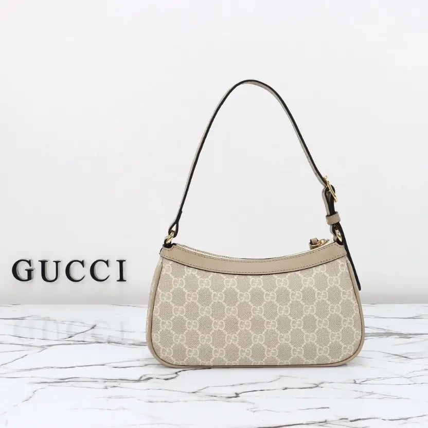 Boutique Quality || 735145 || Gucci Shoulder Bag