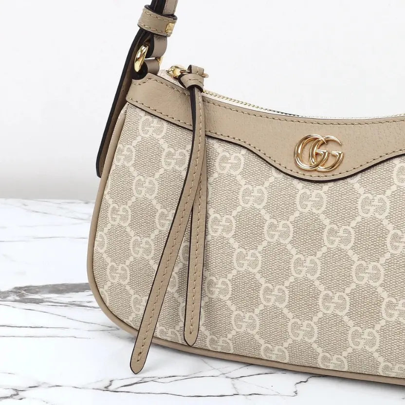 Boutique Quality || 735145 || Gucci Shoulder Bag