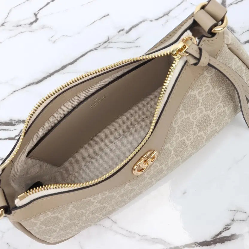 Boutique Quality || 735145 || Gucci Shoulder Bag