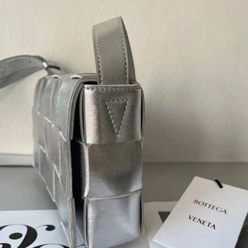 Boutique Quality || Bottega Veneta Cassette Bag In Silver