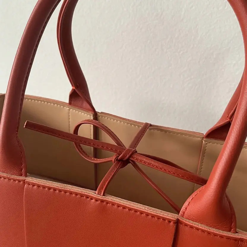 Boutique Quality || Bottega Veneta Arco Small Tote Maple