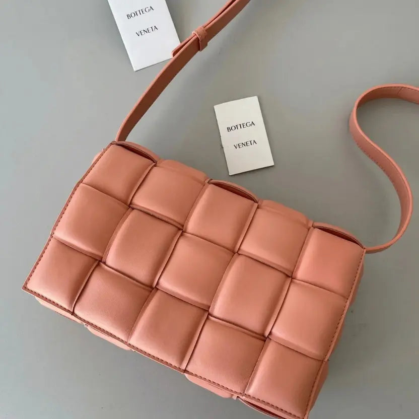 Boutique Quality || Bottega Veneta Padded Cassette Bag In Peachy