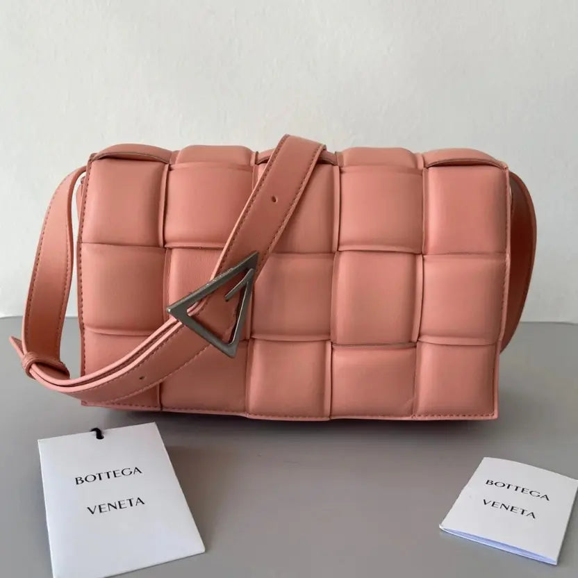Boutique Quality || Bottega Veneta Padded Cassette Bag In Peachy