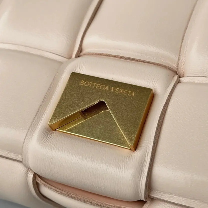 Boutique Quality || Bottega Veneta Padded Cassette Bag In Melon
