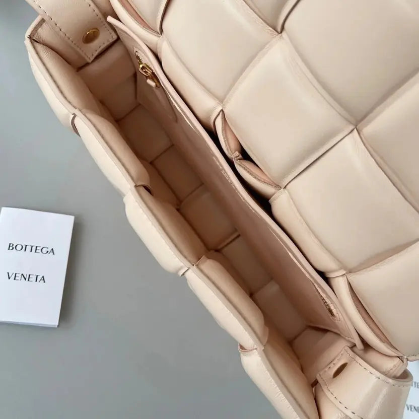 Boutique Quality || Bottega Veneta Padded Cassette Bag In Melon