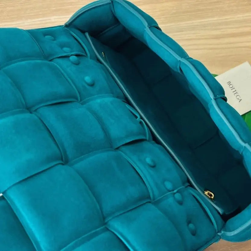 Boutique Quality || Bottega Veneta Chain Cassette Bag In Blaster