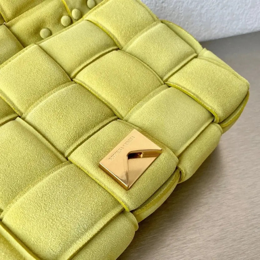 Boutique Quality || Bottega Veneta Chain Cassette Bag In Kiwi
