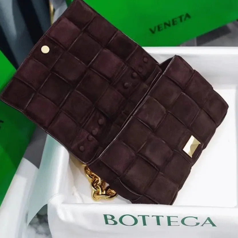 Boutique Quality || Bottega Veneta Chain Cassette Bag In Fondant