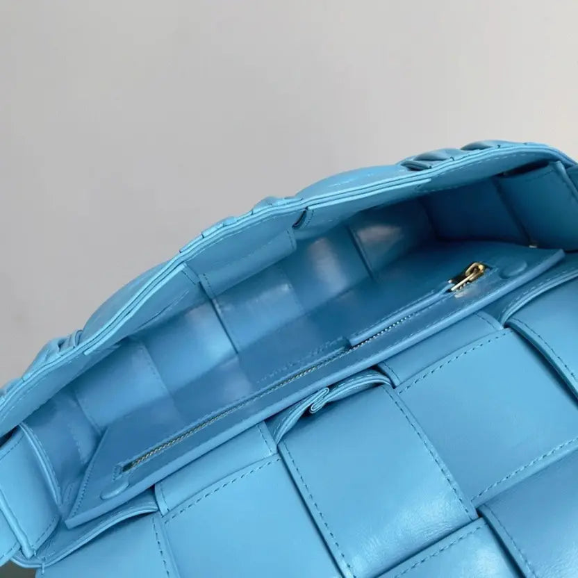 Boutique Quality || Bottega Veneta Cassette Bag In Pool Foulard Intreccio Calfskin