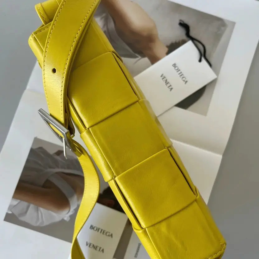 Boutique Quality || Bottega Veneta Cassette Bag In Yellow