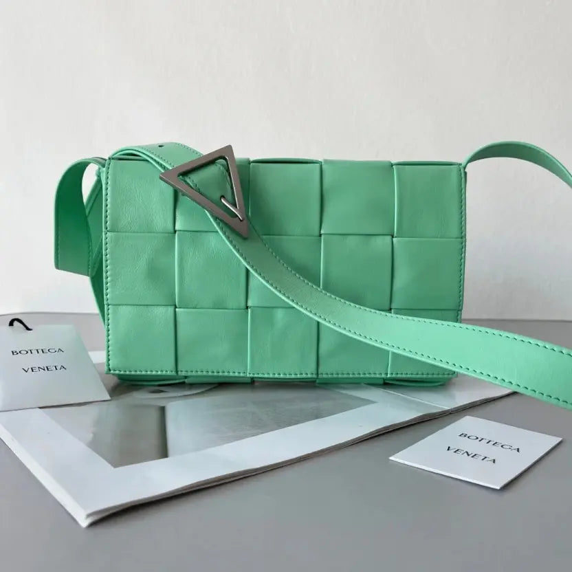 Boutique Quality || Bottega Veneta Cassette Bag In Fountain