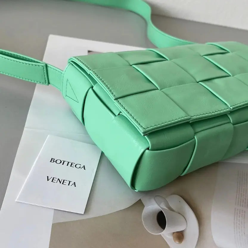 Boutique Quality || Bottega Veneta Cassette Bag In Fountain