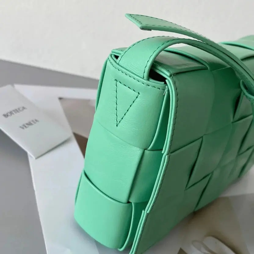 Boutique Quality || Bottega Veneta Cassette Bag In Fountain