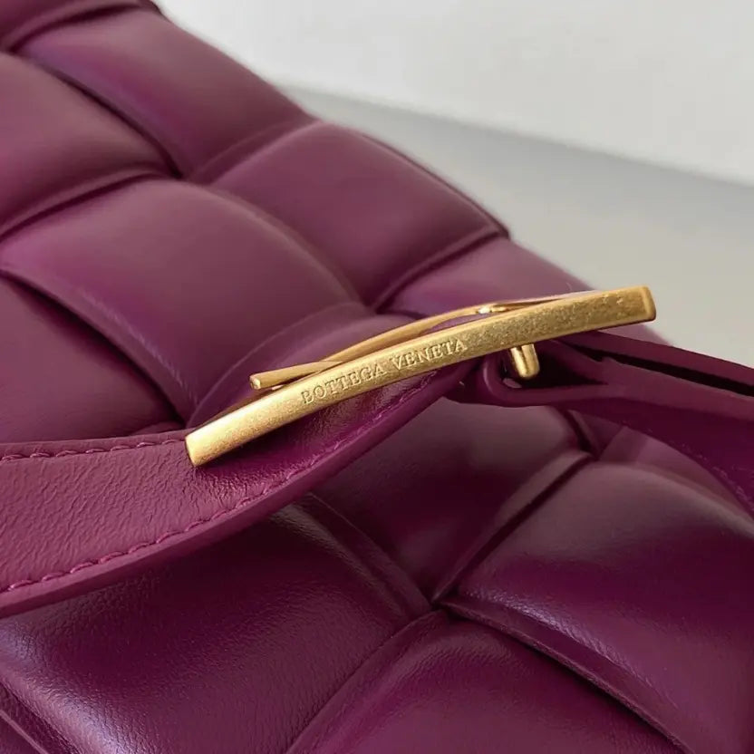 Boutique Quality || Bottega Veneta Padded Cassette Bag In Cinnabar