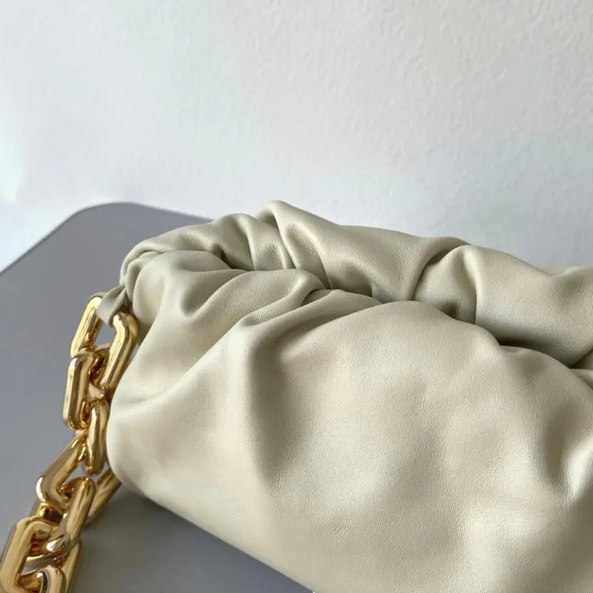Boutique Quality || Bottega Veneta The Chain Pouch Bag Plaster