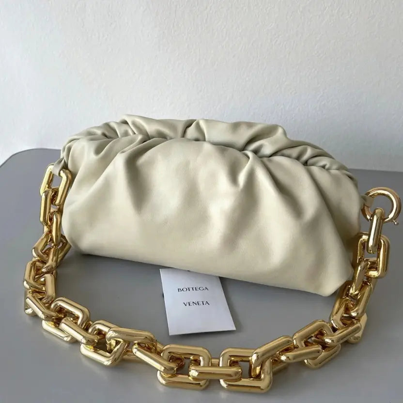 Boutique Quality || Bottega Veneta The Chain Pouch Bag Plaster