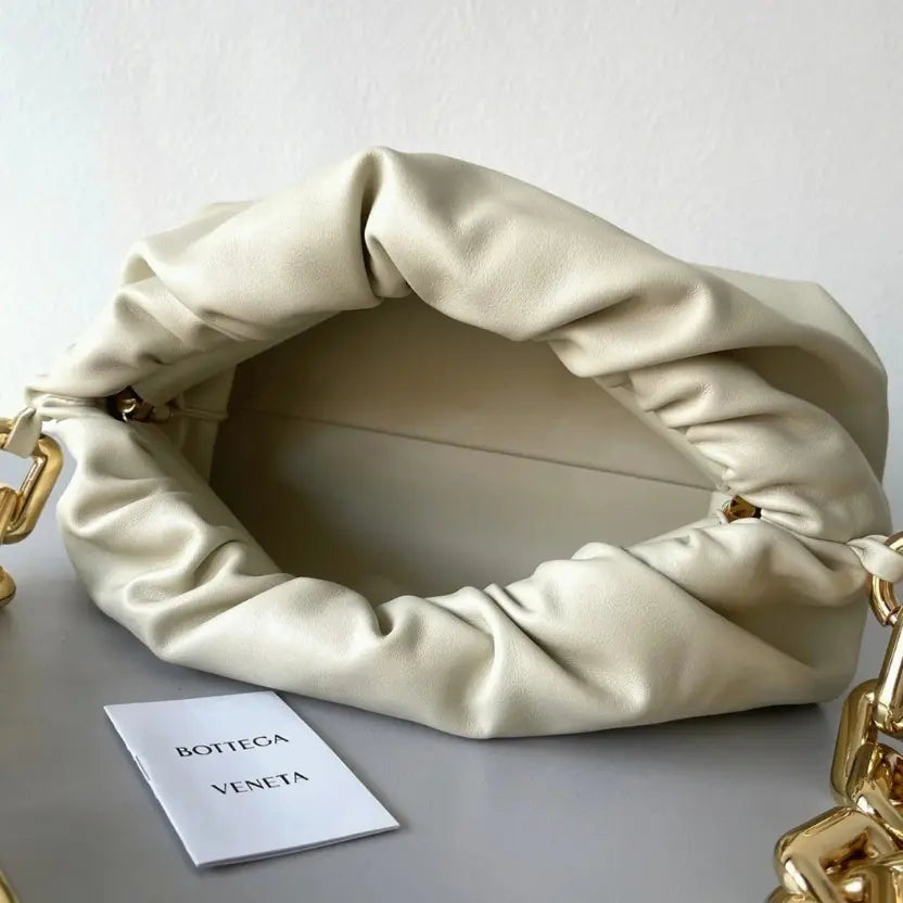 Boutique Quality || Bottega Veneta The Chain Pouch Bag Plaster