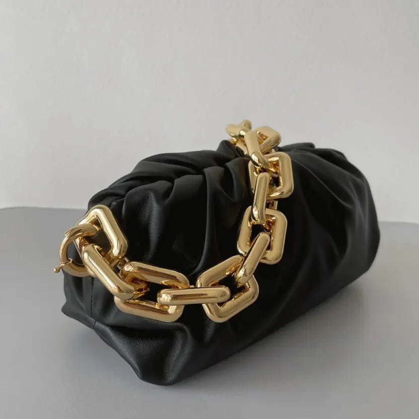 Boutique Quality || Bottega Veneta The Chain Pouch Bag Black