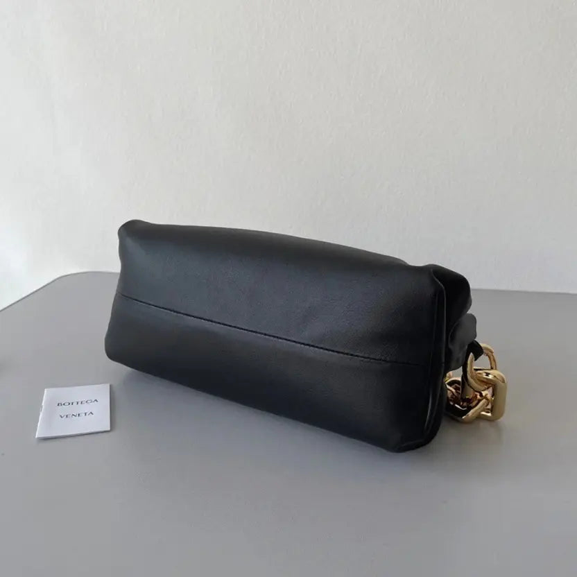 Boutique Quality || Bottega Veneta The Chain Pouch Bag Black