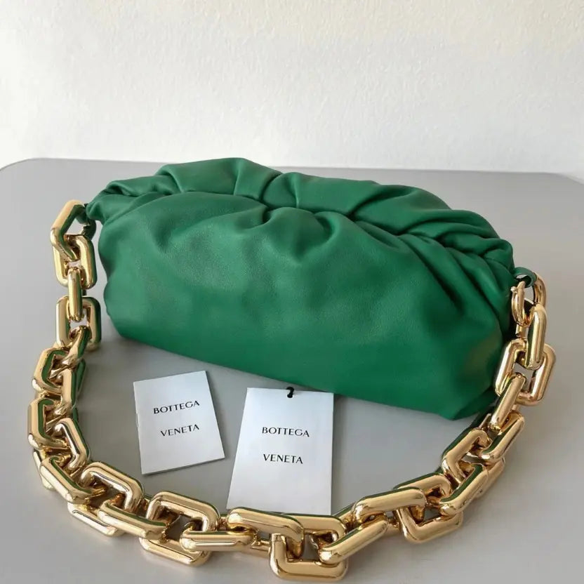 Boutique Quality || Bottega Veneta The Chain Pouch Bag Green