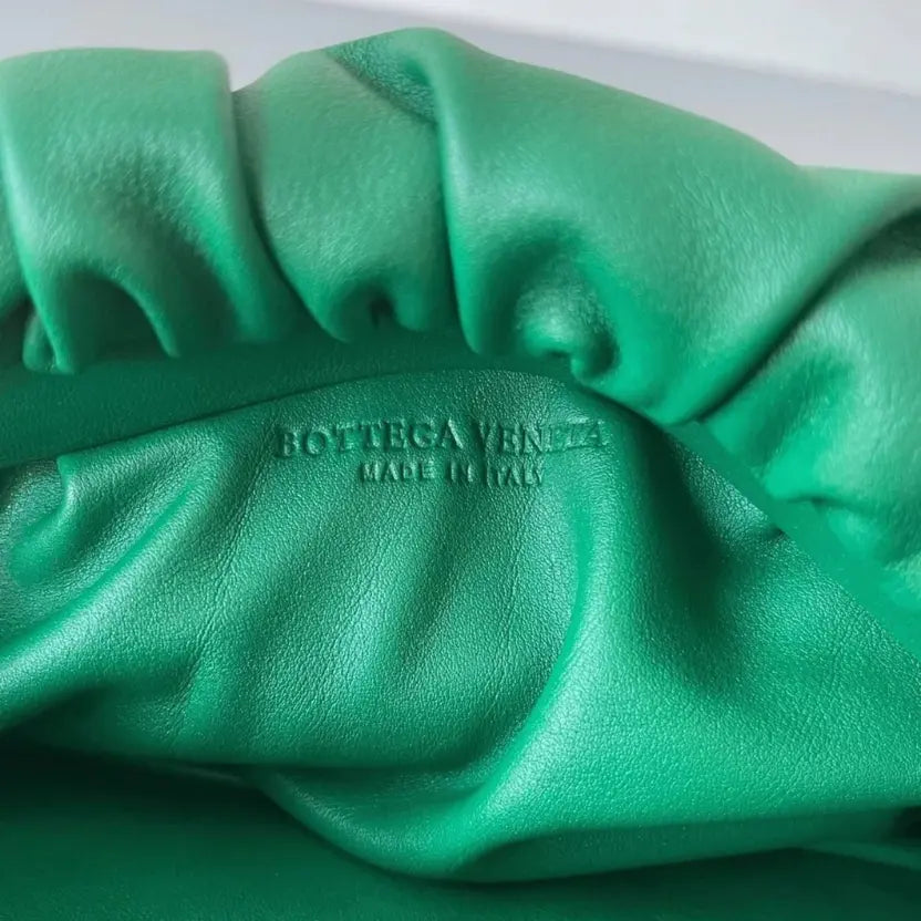 Boutique Quality || Bottega Veneta The Chain Pouch Bag Green