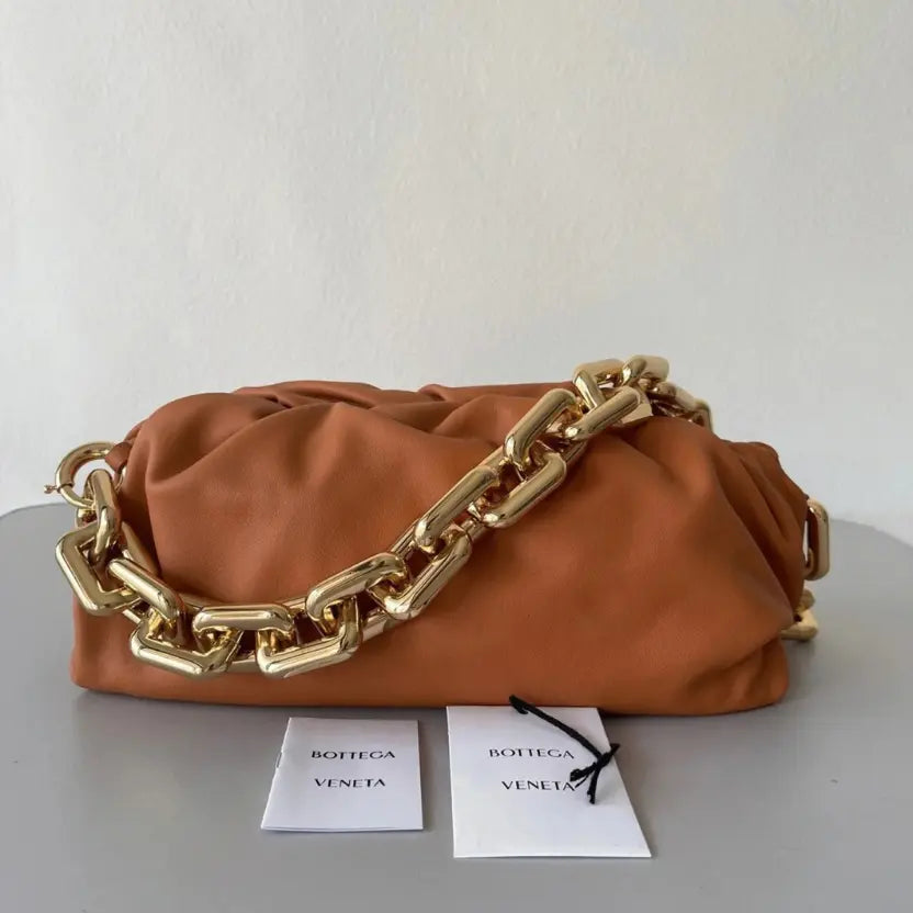 Boutique Quality || Bottega Veneta The Chain Pouch Bag Clay