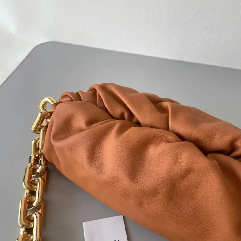 Boutique Quality || Bottega Veneta The Chain Pouch Bag Clay