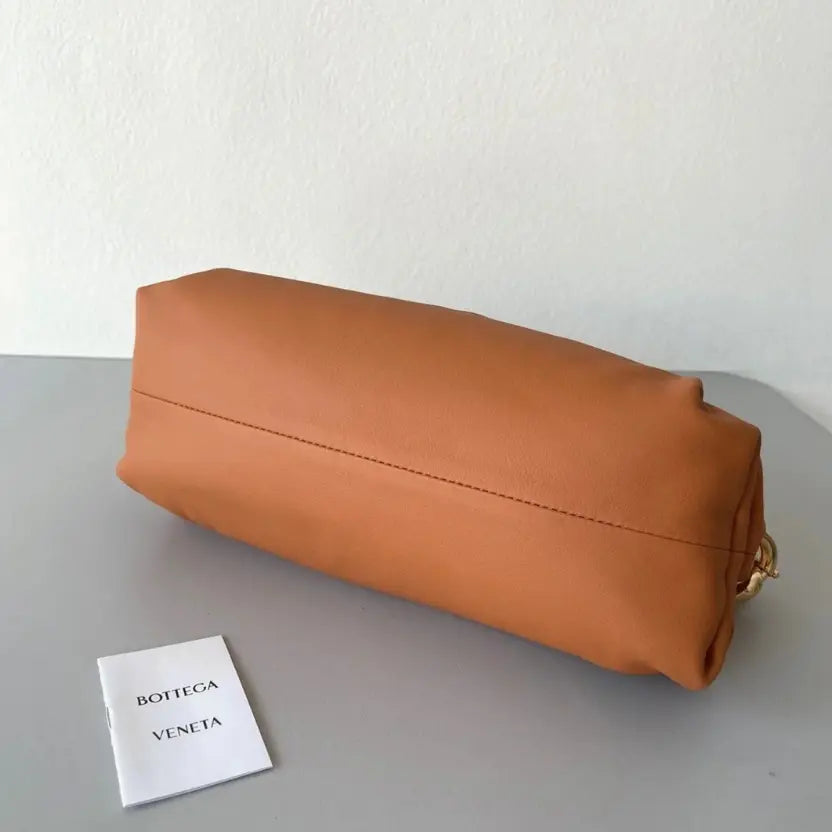 Boutique Quality || Bottega Veneta The Chain Pouch Bag Clay