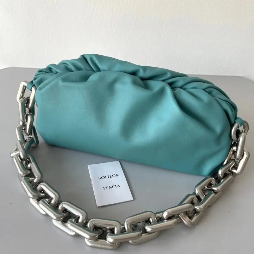 Boutique Quality || Bottega Veneta The Chain Pouch Bag Lake Green