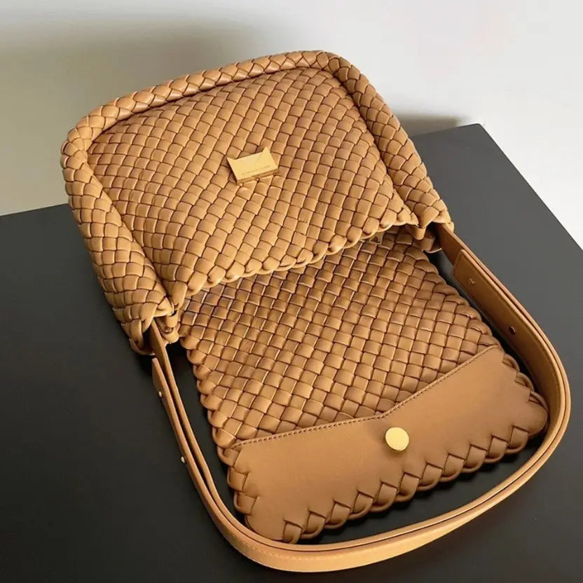 Boutique Quality || Bottega Veneta Cobble Small Bag Caramel