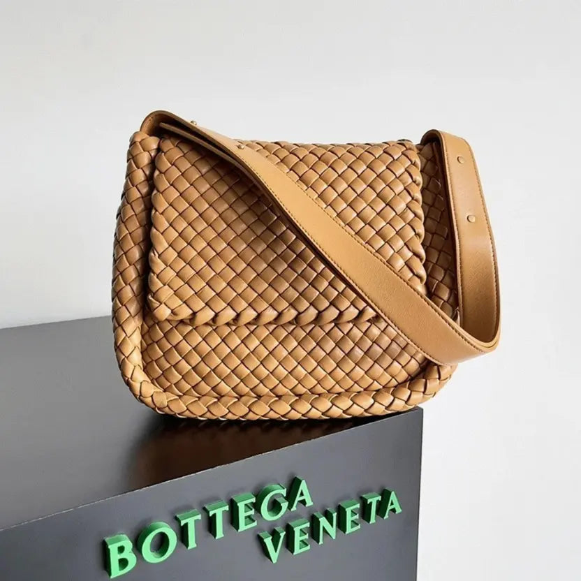 Boutique Quality || Bottega Veneta Cobble Small Bag Caramel