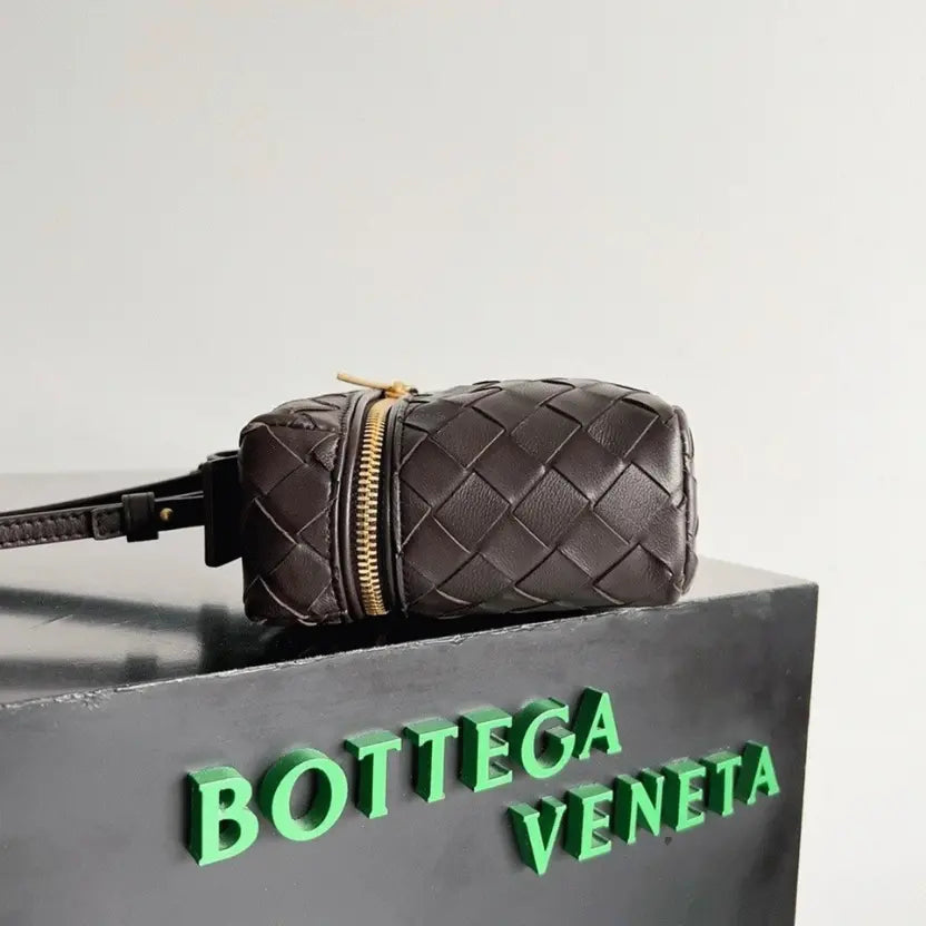 Boutique Quality || Bottega Veneta Bang Bang Vanity Case Fondant