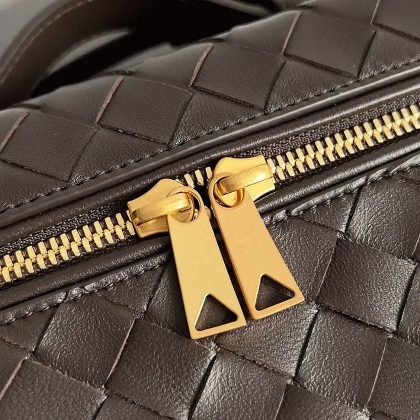 Boutique Quality || Bottega Veneta Bang Bang Vanity Case Fondant