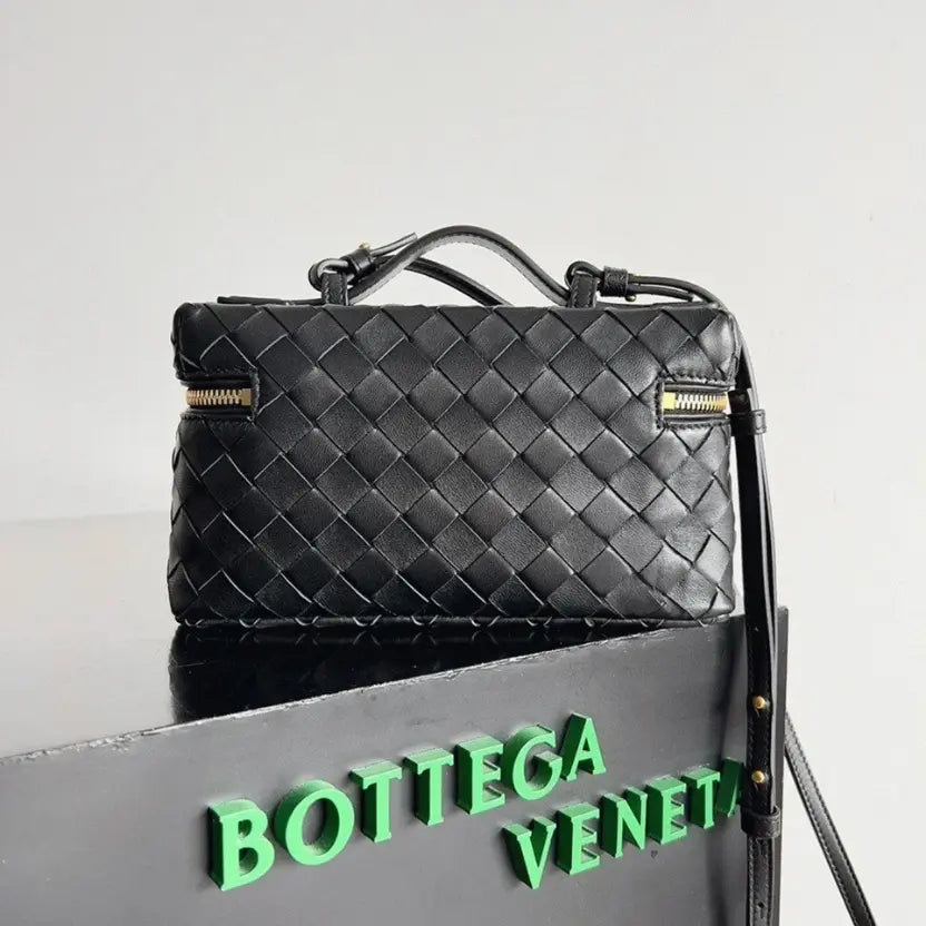 Boutique Quality || Bottega Veneta Bang Bang Vanity Case Black