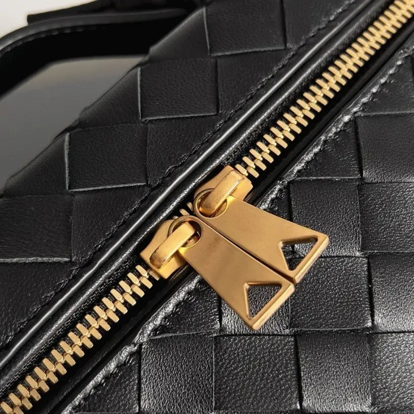 Boutique Quality || Bottega Veneta Bang Bang Vanity Case Black