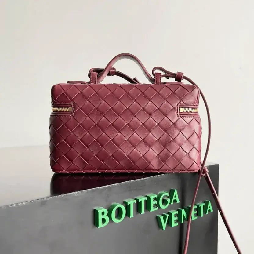 Boutique Quality || Bottega Veneta Bang Bang Vanity Case Cherry