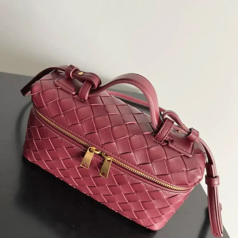 Boutique Quality || Bottega Veneta Bang Bang Vanity Case Cherry