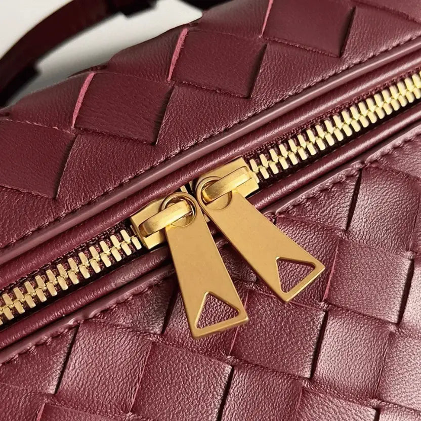 Boutique Quality || Bottega Veneta Bang Bang Vanity Case Cherry