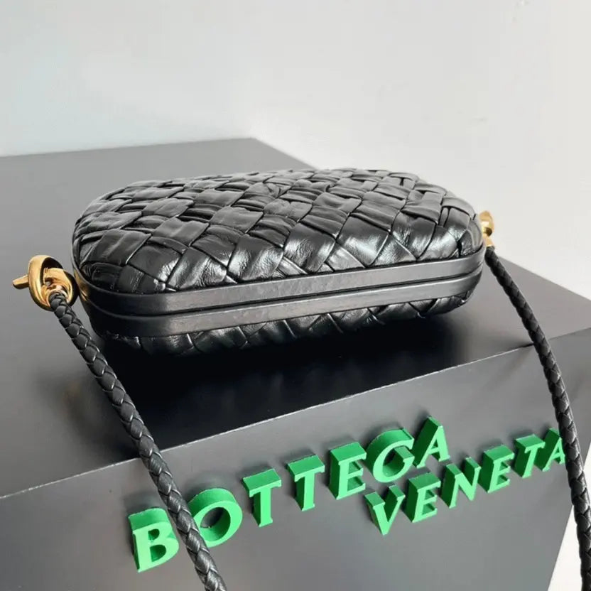 Boutique Quality || Bottega Veneta Knot Minaudiere On Strap Black Foulard Intreccio Leather