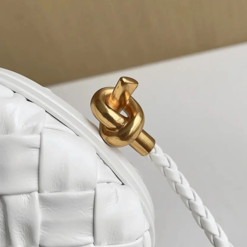 Boutique Quality || Bottega Veneta Knot Minaudiere On Strap White Foulard Intreccio Leather