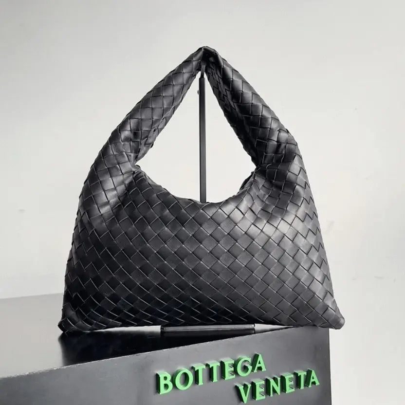 Boutique Quality || Bottega Veneta Small Hop Bag Black
