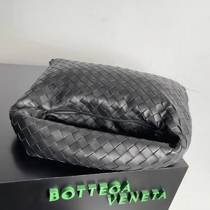 Boutique Quality || Bottega Veneta Small Hop Bag Black