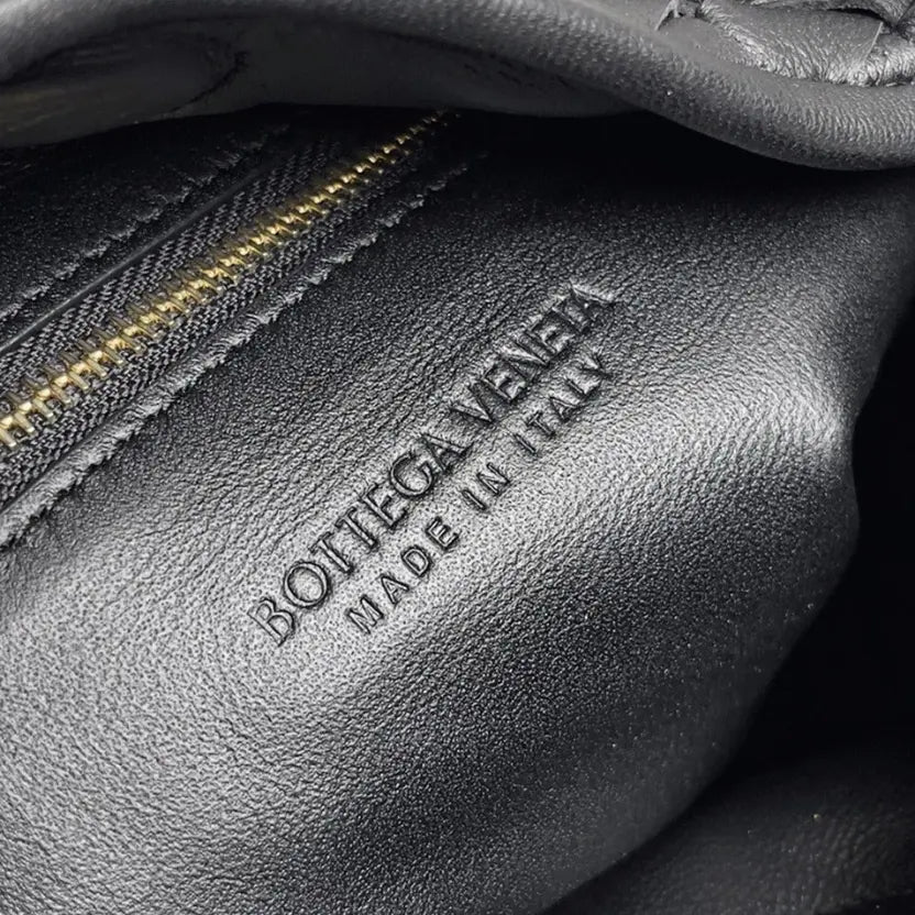 Boutique Quality || Bottega Veneta Small Hop Bag Black