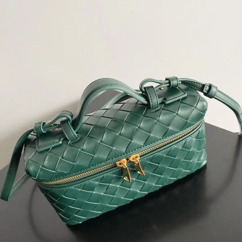 Boutique Quality || Bottega Veneta Bang Bang Vanity Case Green